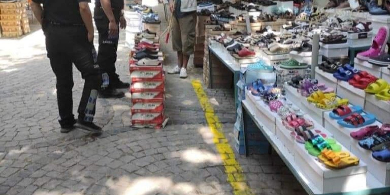 Zabıtadan kaldırım işgaline sınır belirleyen müdahale