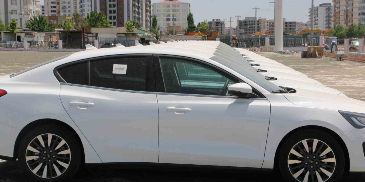 Bayram tatilinde araç kiralayanlar dikkat: Dolandırıcılar piyasada