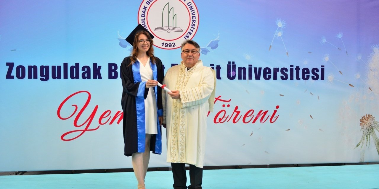 Fizyoterapi ve rehabilitasyon mezunları için yemin töreni düzenlendi