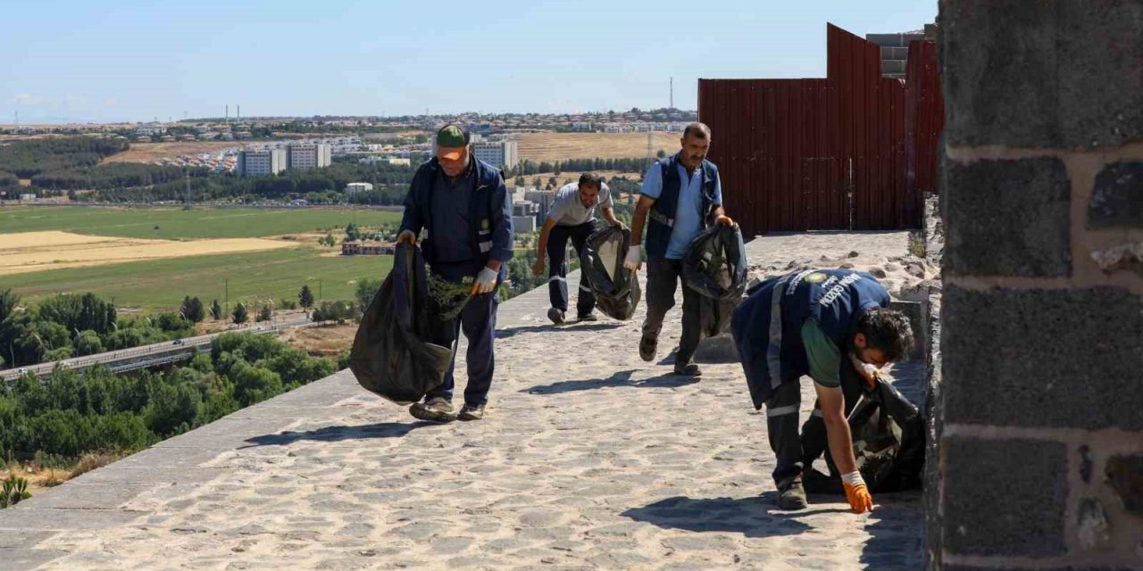 Tarihi surlarda bayram temizliği