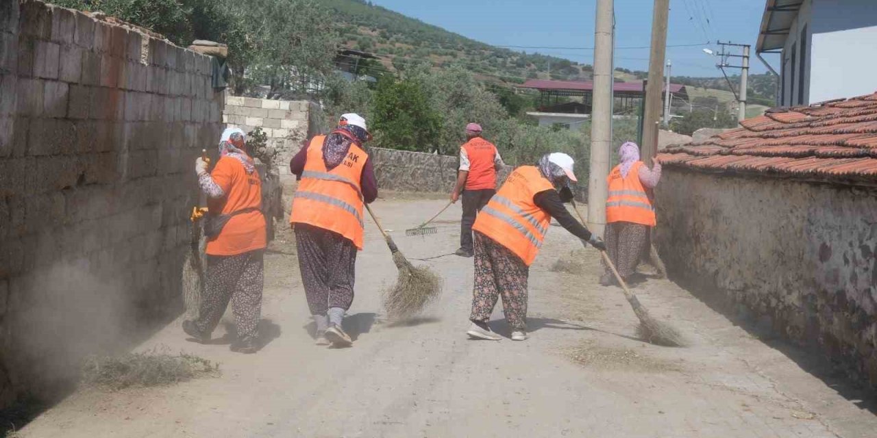 Kuyucak Belediyesi, ilçeyi bayrama hazırlıyor