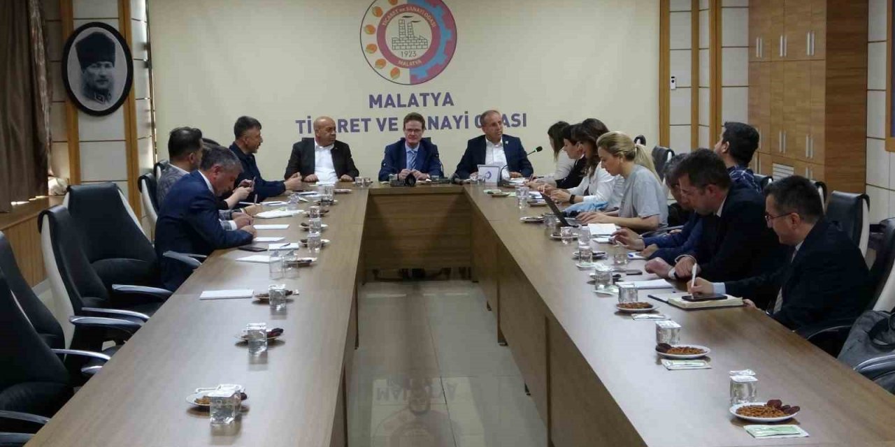 AB Büyükelçisi’ne depremin ekonomiye verdiği zarar anlatıldı