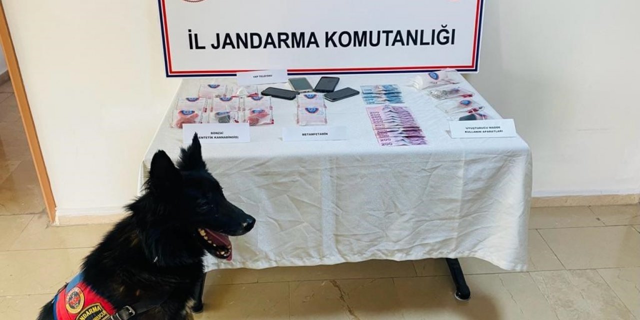 Jandarma uyuşturucu operasyonu;4 gözaltı