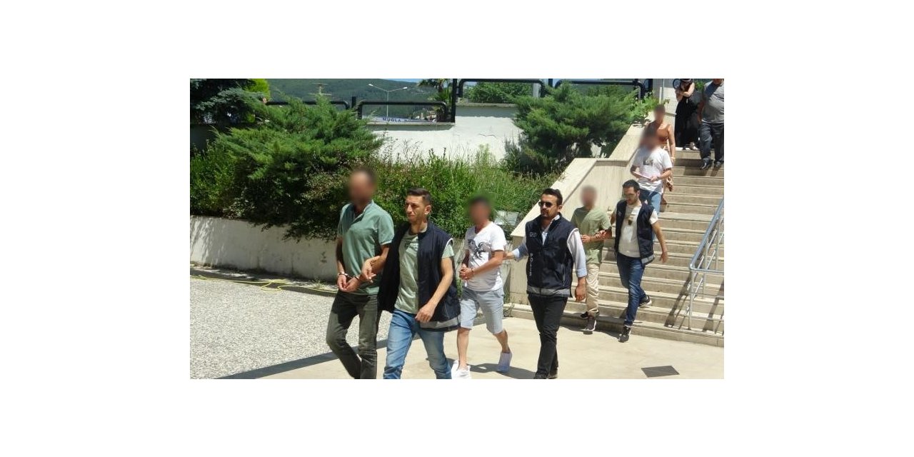 Göçmen kaçakçıları tutuklandı