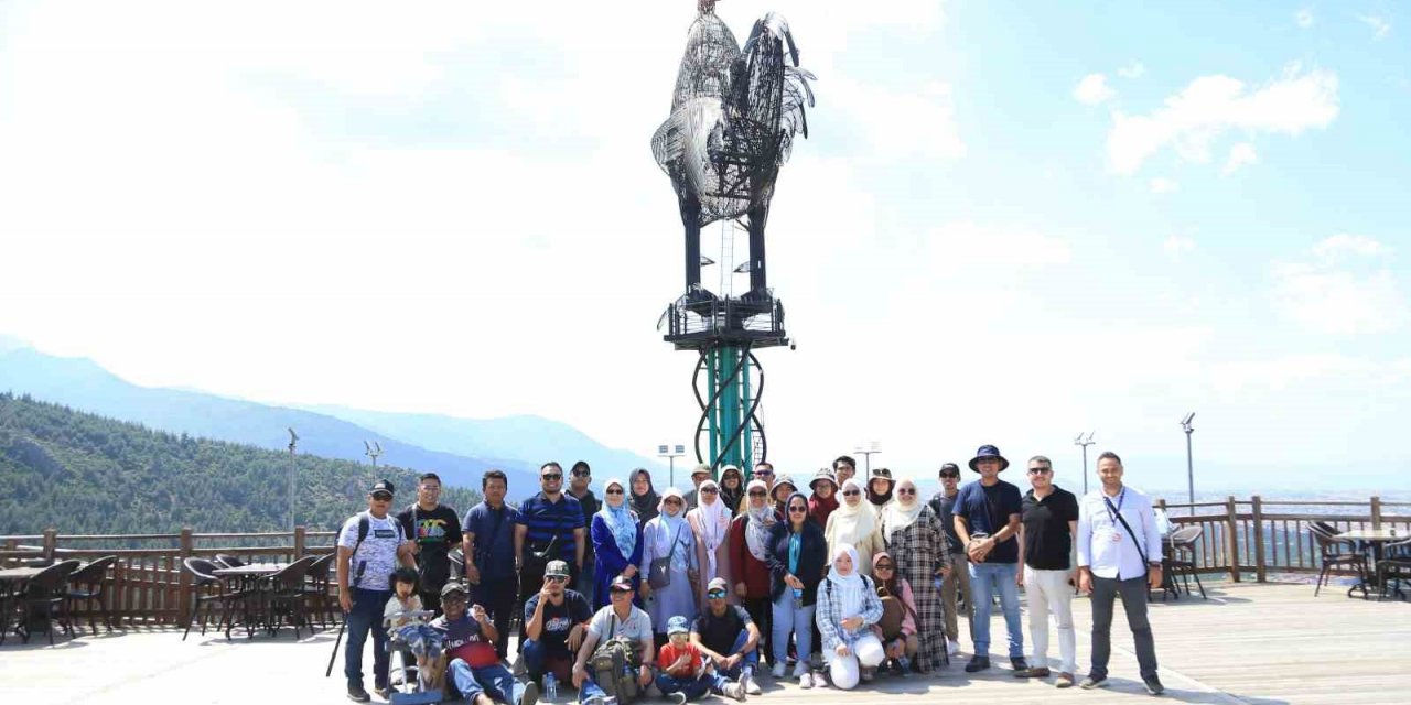 Malezyalı turizmciler Pamukkale Seyir Tepesine hayran kaldı