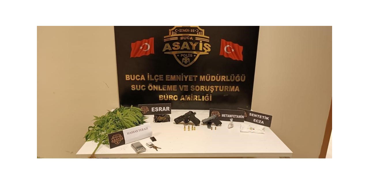 İzmir’de özel ekipten zehir tacirlerinin evlerine şok baskın