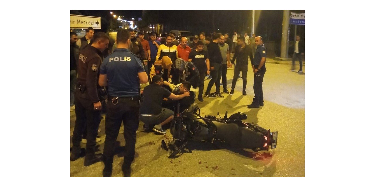 Hafif ticari araçla çarpışan motosiklet sürücüsü yaralandı