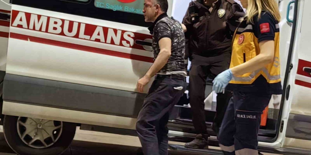 Gençlerden uyuşturucu taciri olduğunu iddia ettikleri şahsa meydan dayağı kamerada