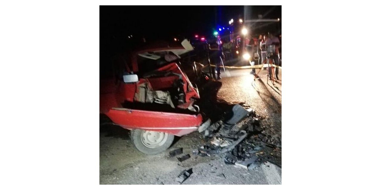 Ankara’da iki otomobil kafa kafaya çarpıştı: 3 ölü