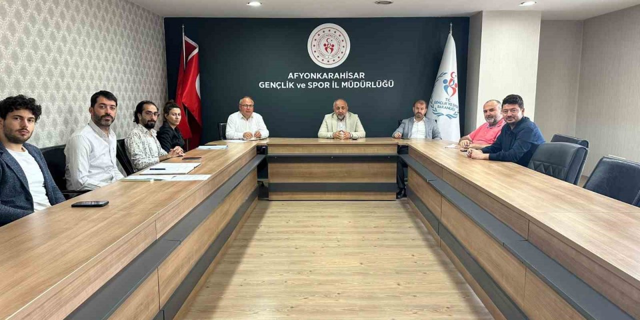 Bu okulun sporcuları Afyonkarahisar’ı temsil ediyor