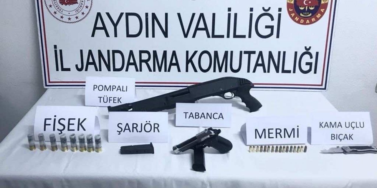 Şüphe üzerine durdurulan şahıslardan silah ele geçirildi