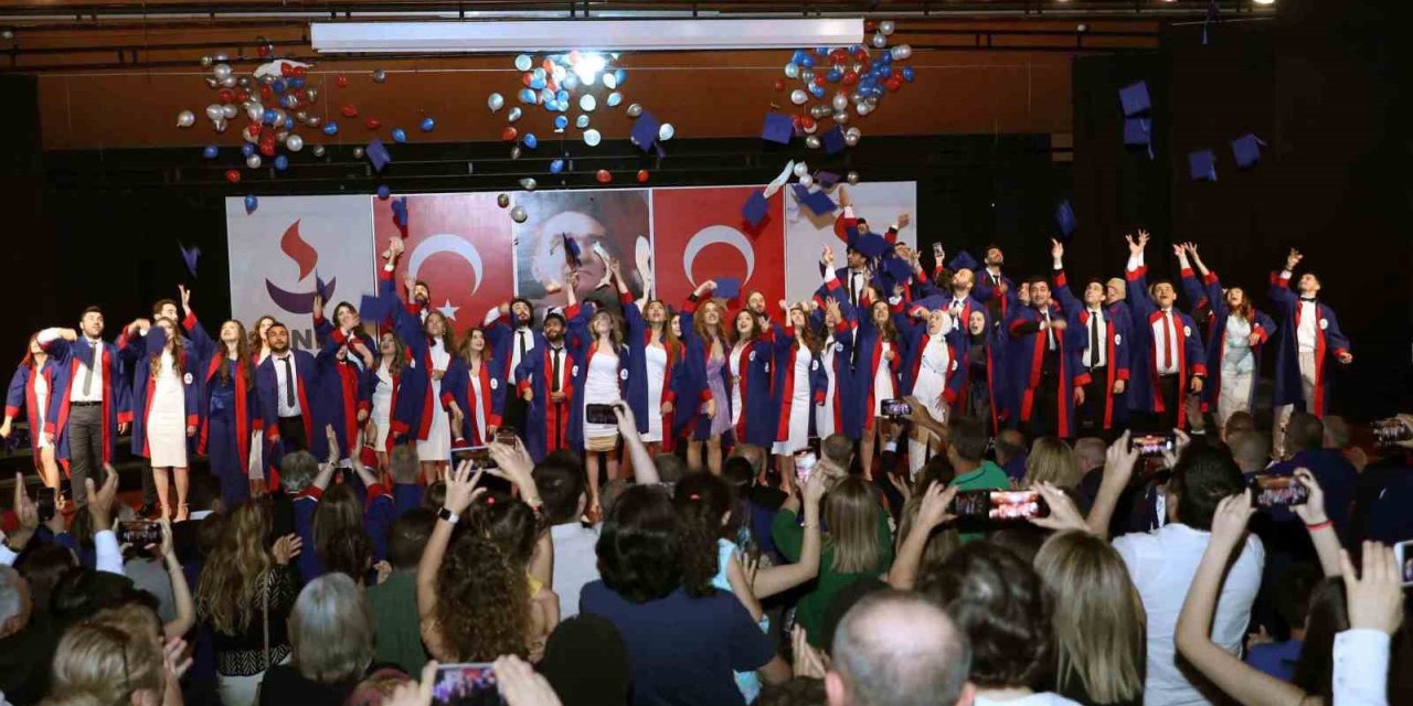 Sanko Üniversitesi Tıp Fakültesinde mezuniyet coşkusu