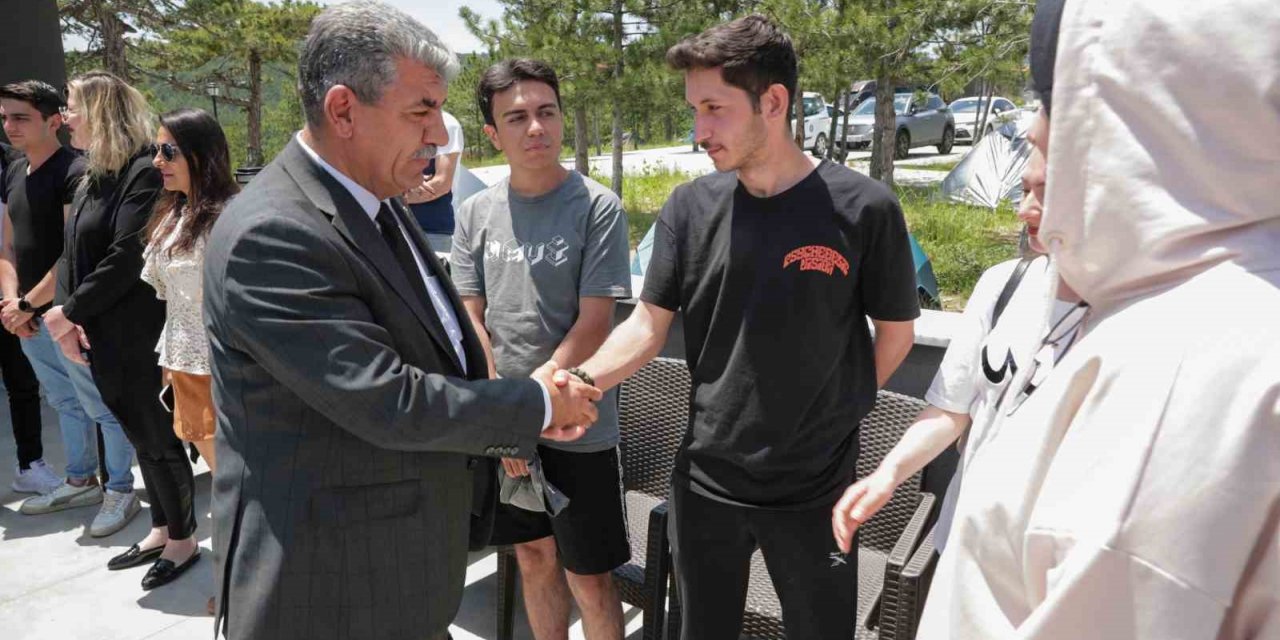 Başkan Vekili Abdullah Damcı, Sosyoloji Kampında gençlerle bir araya geldi