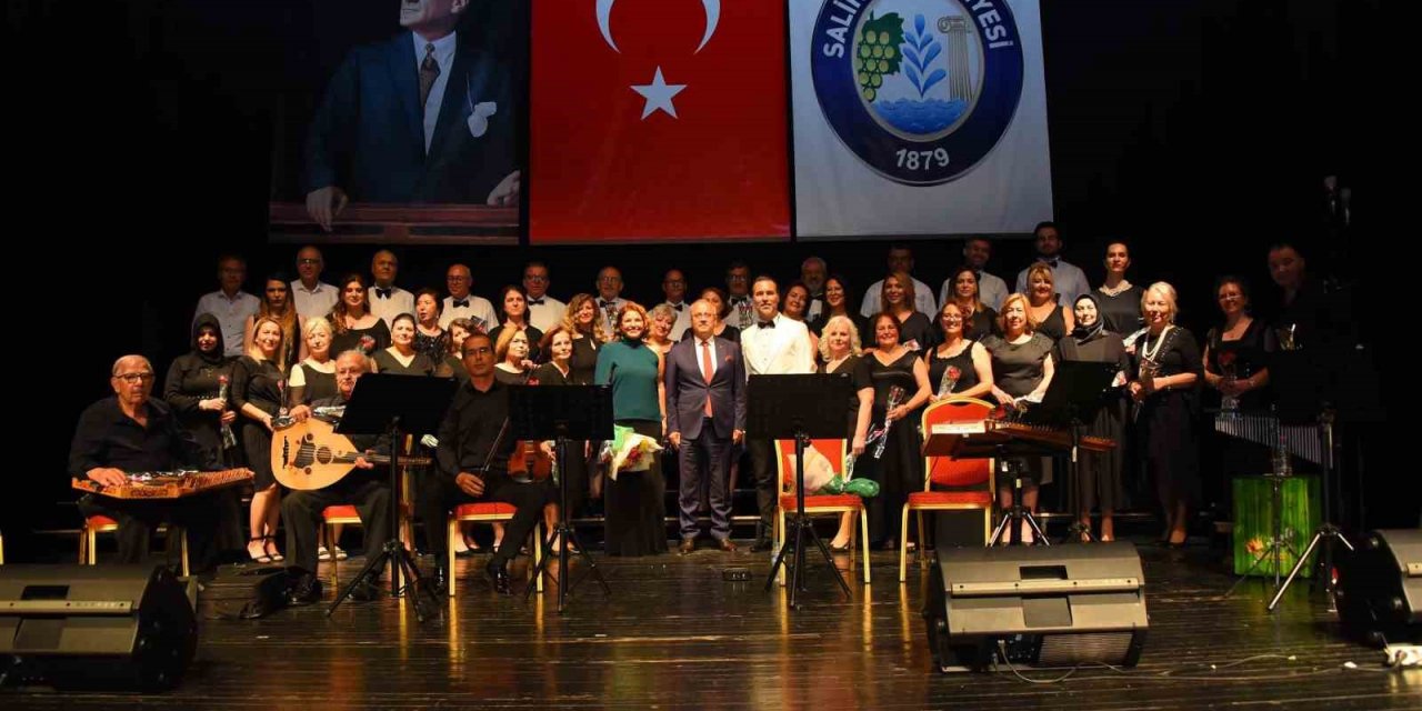 Dillerdeki nağmeler, Salihli’de yankılandı