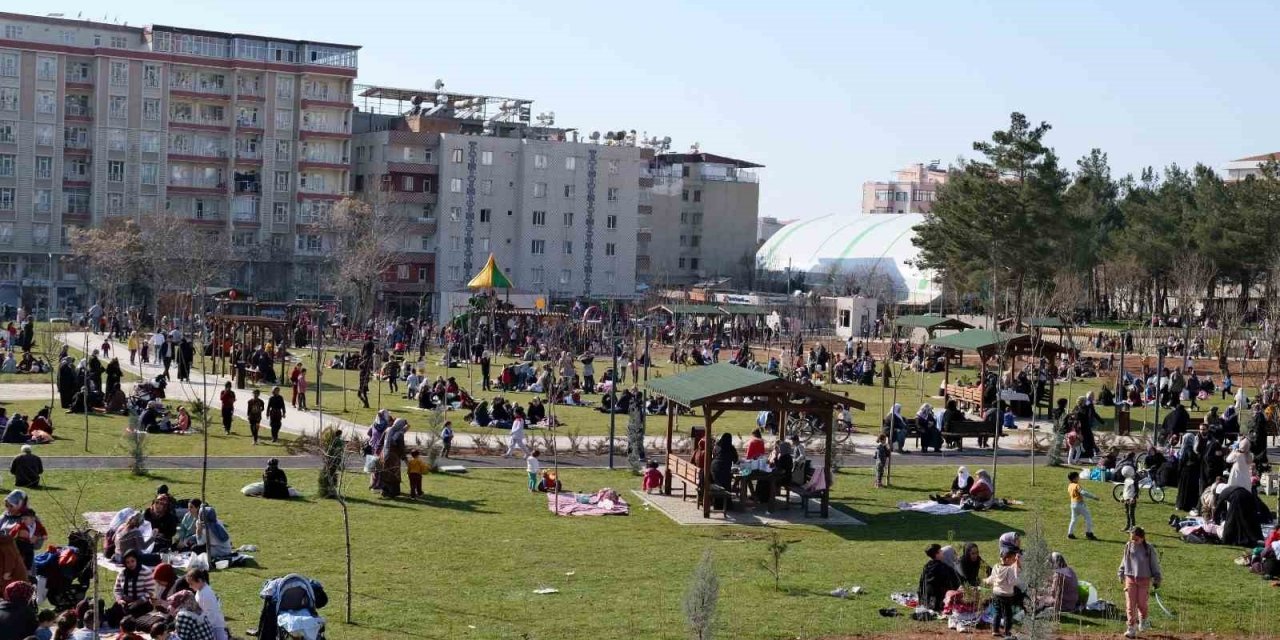 Siirt’te Millet Bahçesi’ne vatandaşlar yoğun ilgi gösteriyor