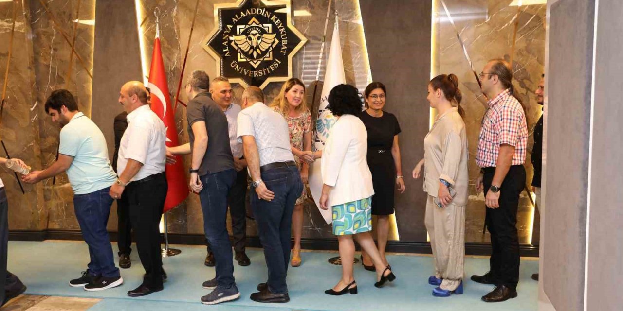 ALKÜ’de bayramlaşma