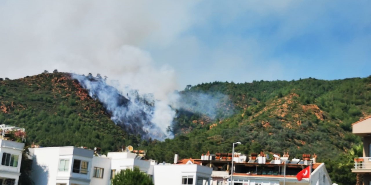 Marmaris’teki yangına müdahale sürüyor