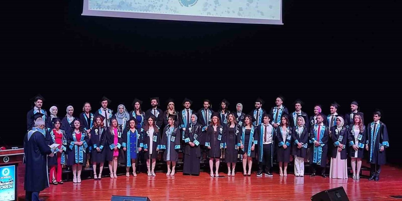 Niğde Ömer Halisdemir Üniversitesi Tıp Fakültesi ilk mezunlarını verdi