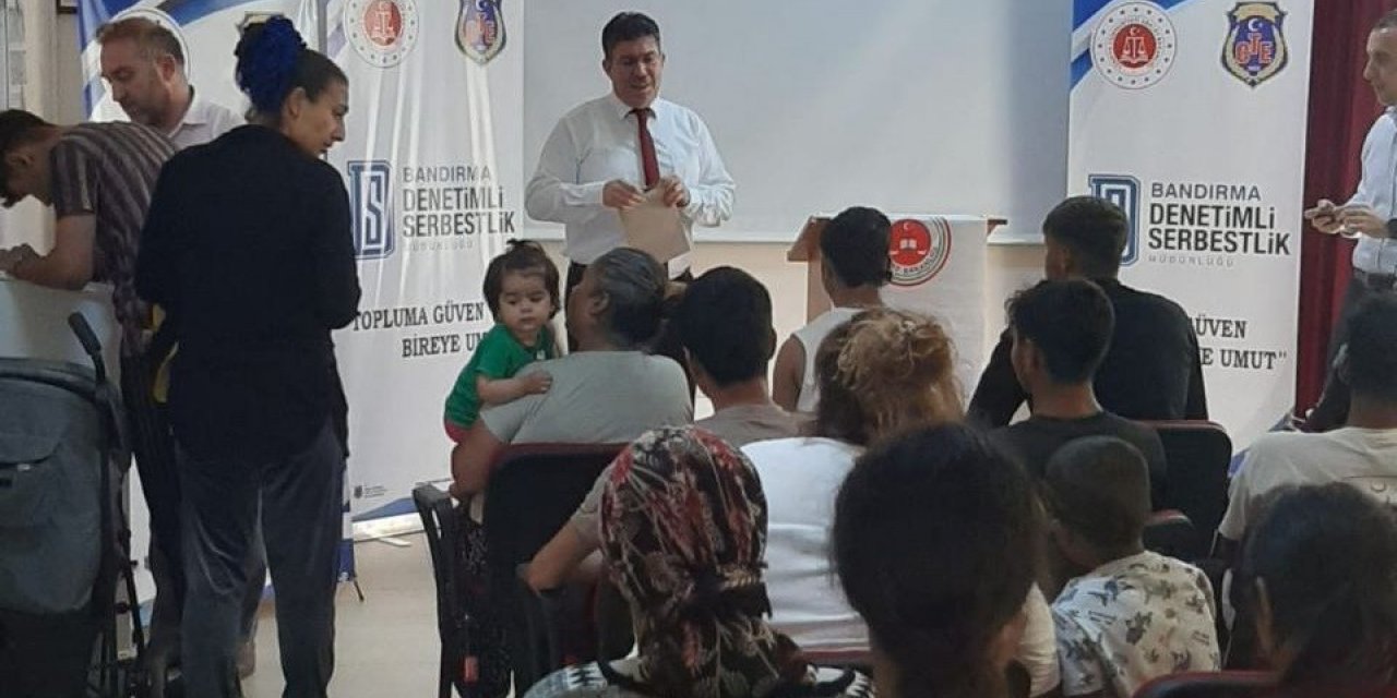 Çocuk yükümlülere Kurban Bayramı dolayısı ile giyim çeki hediyesi