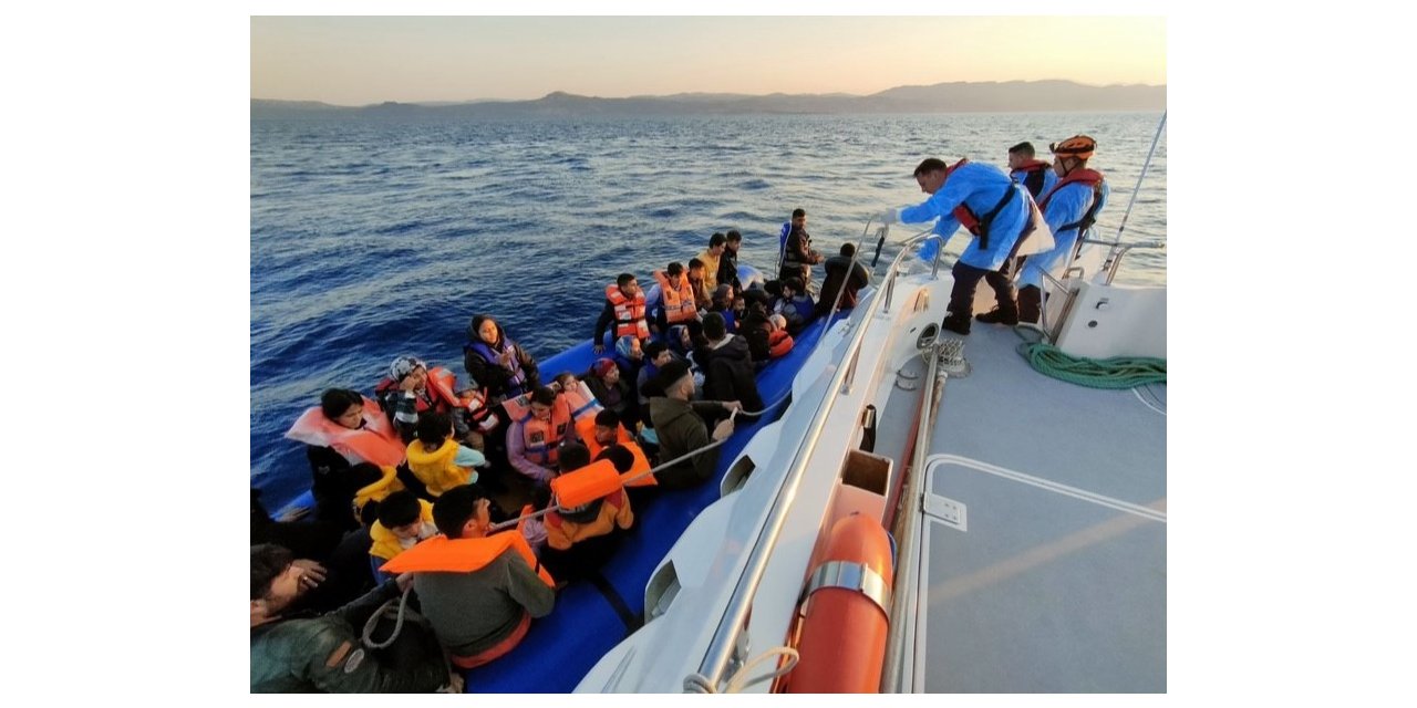 Ayvacık açıklarında 43 kaçak göçmen yakalandı