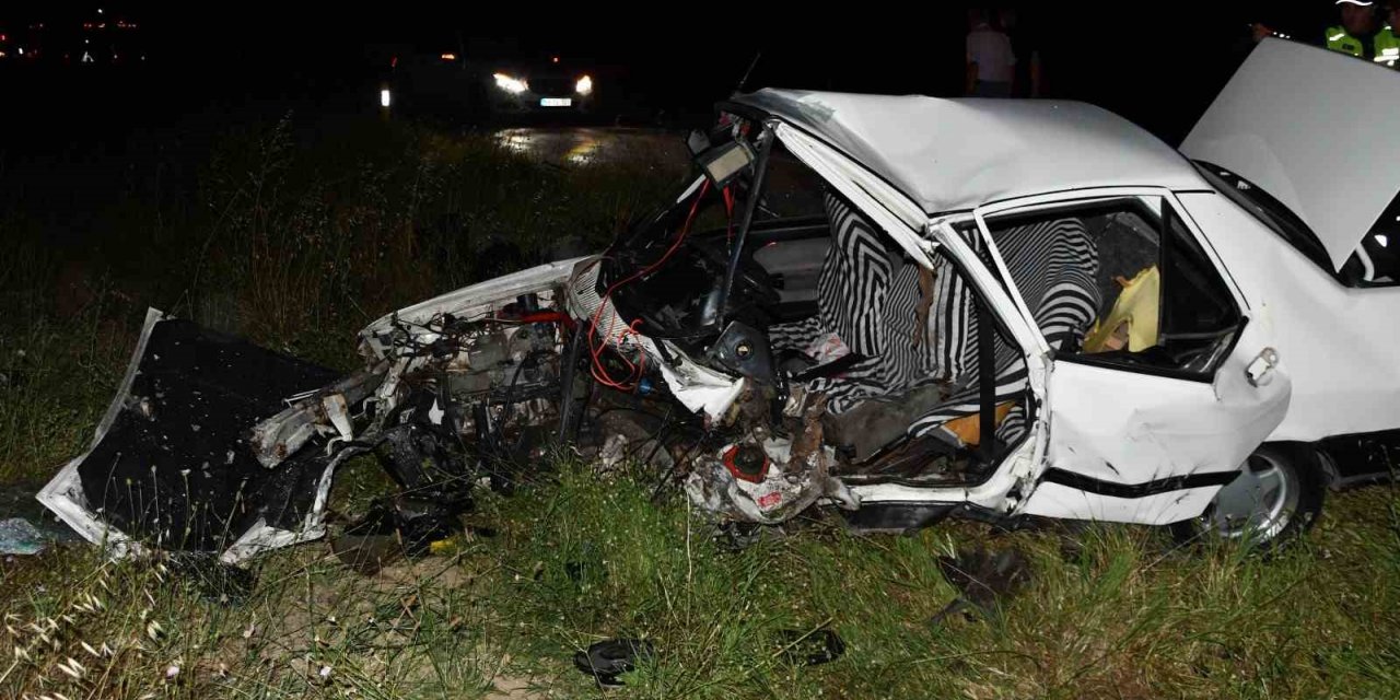 İki otomobilin karıştığı kazada 4 kişi yaralandı