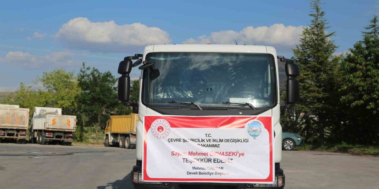 Bakan Özhaseki’den Develi’ye araç desteği