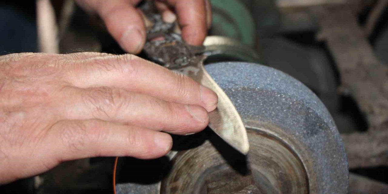 Bıçaklar kurbana bileniyor