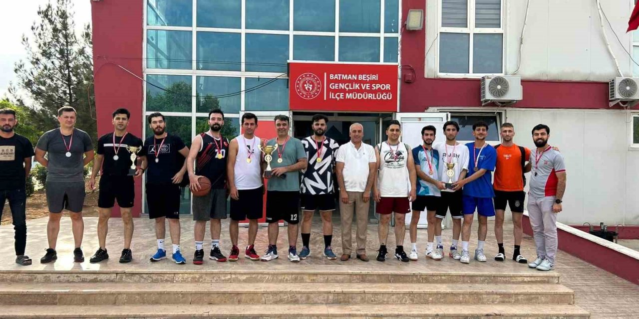 Beşiri’de 3x3 basketbol turnuvası yapıldı