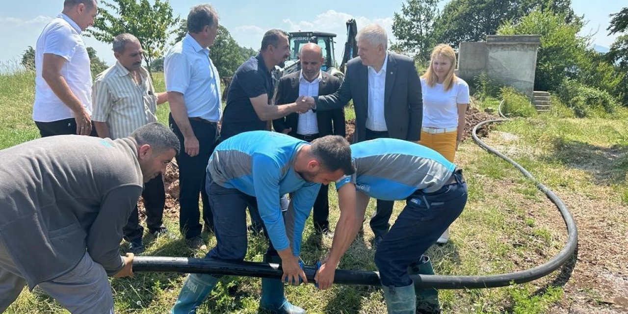 Su geldi mahalleli çifte bayram yaptı