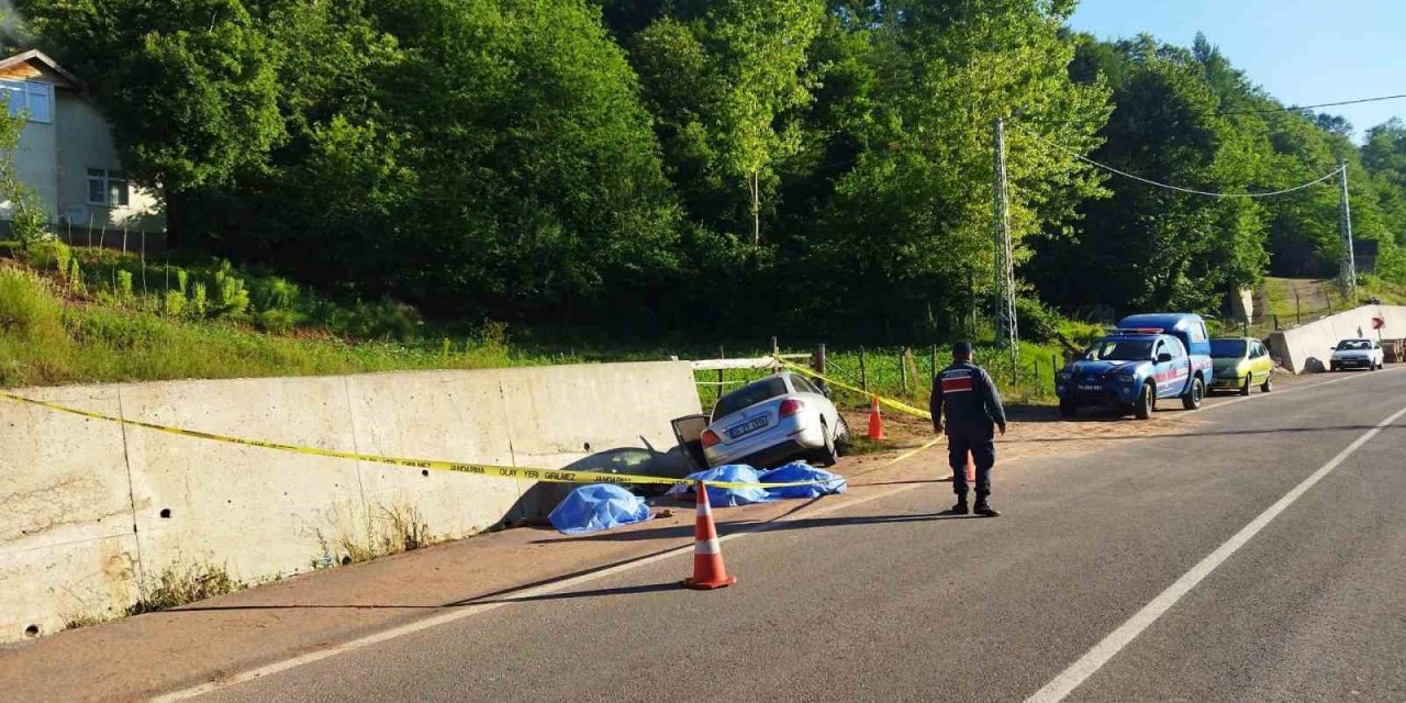 Bayram yolunda feci kaza: 3 ölü, 1 ağır yaralı