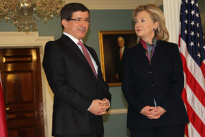 Davutoğlu duruma el koydu