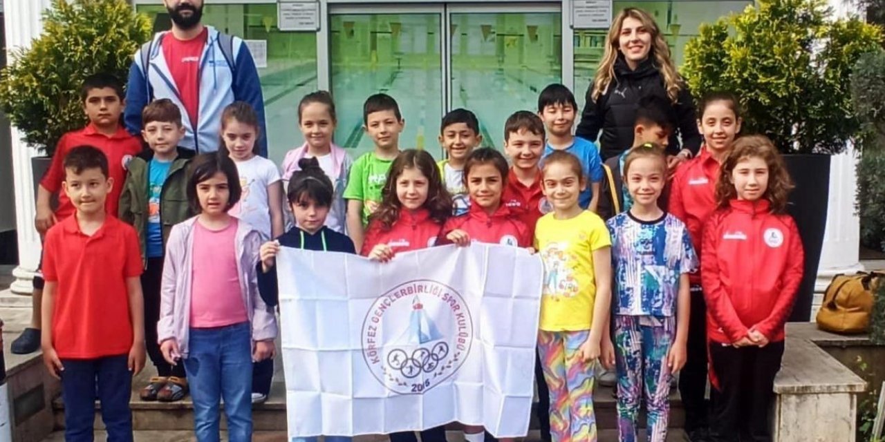 Körfezli minik yüzücülerin büyük başarısı