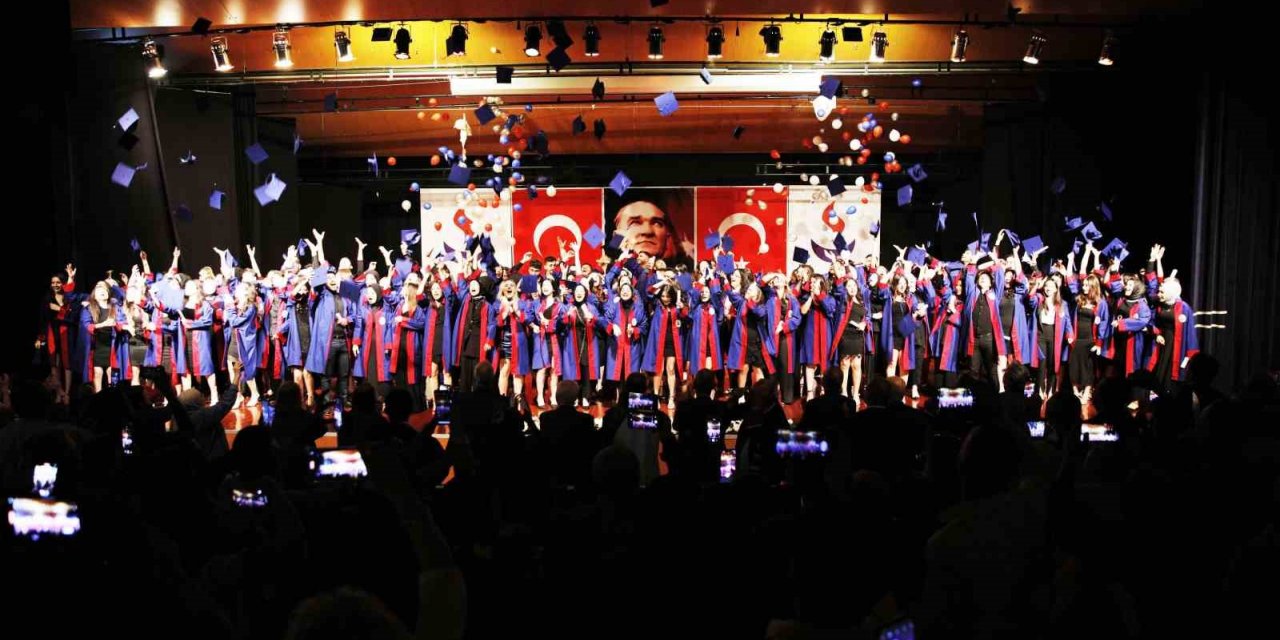 SANKO Üniversitesi SHMYO’ da mezuniyet coşkusu