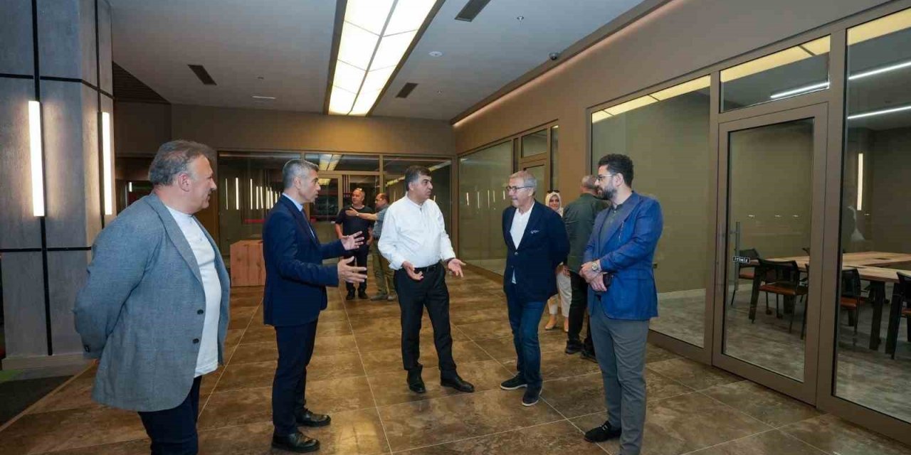 Köken ve Fadıloğlu ile D.T. Şehitkamil Sahnesi’ni inceledi