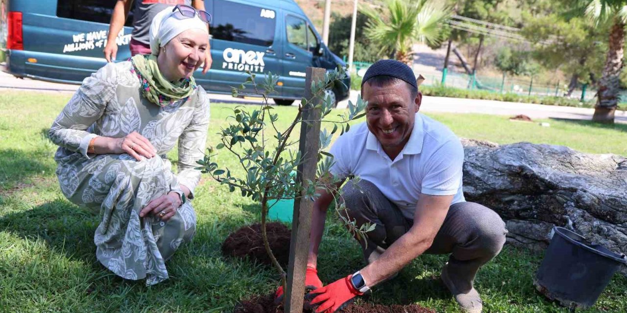 Kardeş şehirden Marmaris’e fidan