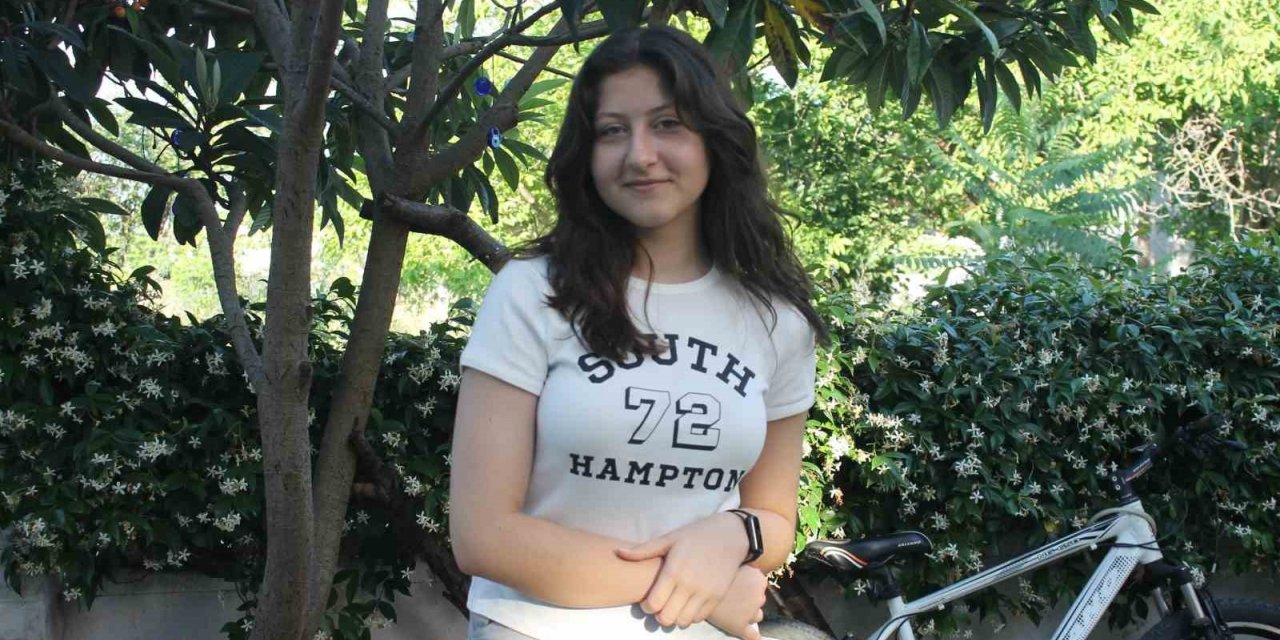 Bigalı LGS 1’incisi Elif Ece Peker: "Hukuk okumak istiyorum"