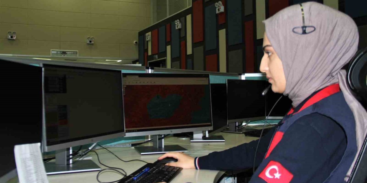 112 Acil Çağrı Merkezini arayarak ’Domatesi nereden alabilirim’ diye sormuşlar