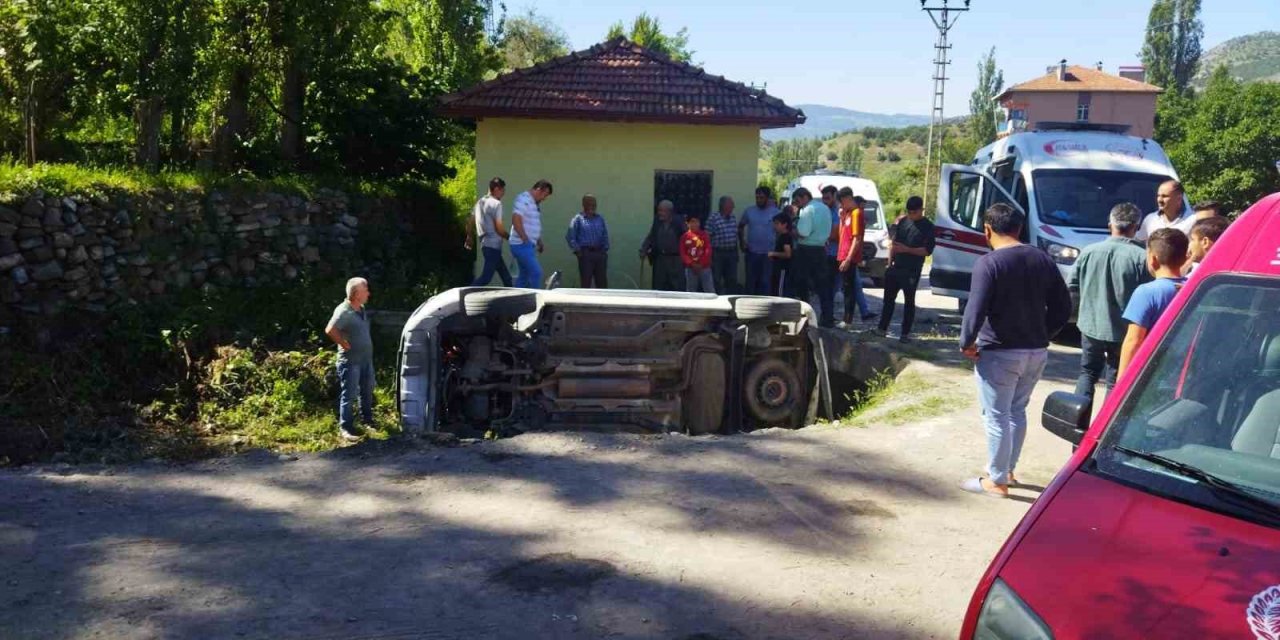 Kontrolden çıkan otomobil devrildi: 5 yaralı