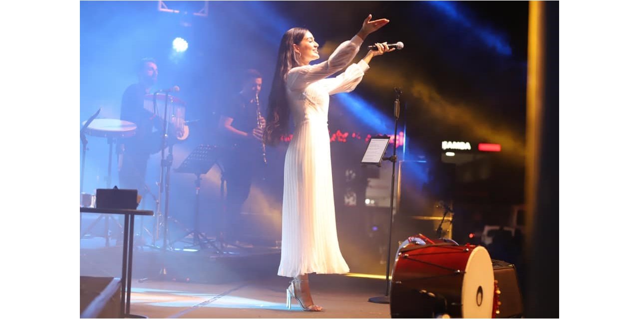 Sanatçı Elif Buse Doğan, Samsun’a hayran kaldı