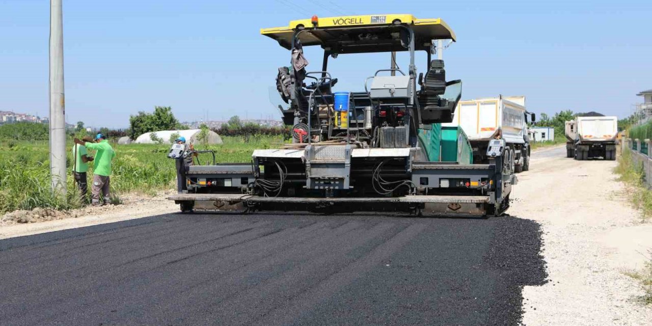 Bin 200 metre uzunluğundaki cadde yeni yüzüne kavuştu