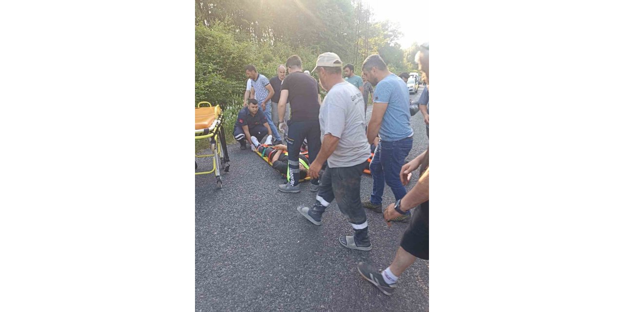 Alaplı’da otomobil ile motosiklet kaza yaptı: 2 yaralı