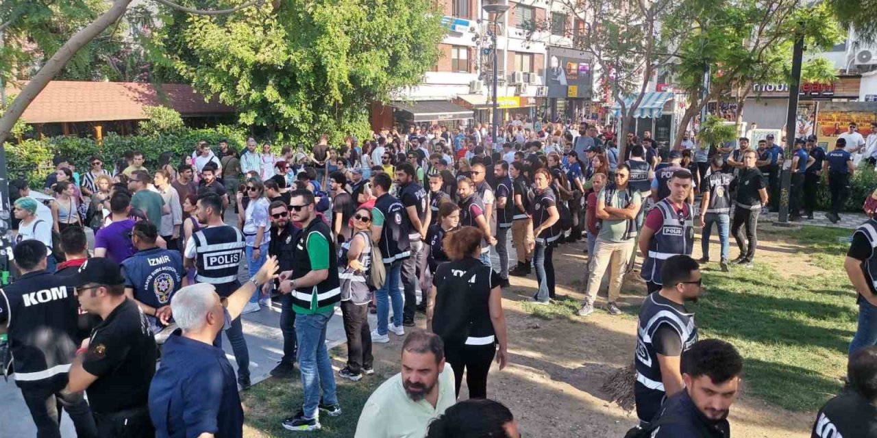 İzmir’de LGBT yürüyüşüne polis müdahalesi: 50’nin üzerinde gözaltı