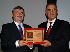Konya'nın eski başkanlarına plaket