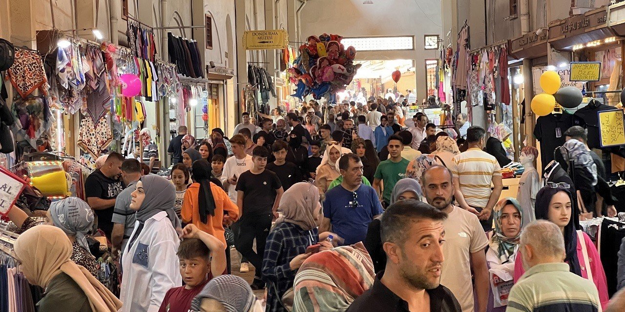 Tarihi Kapalı Çarşıda Kurban Bayramı hareketliliği yaşanıyor