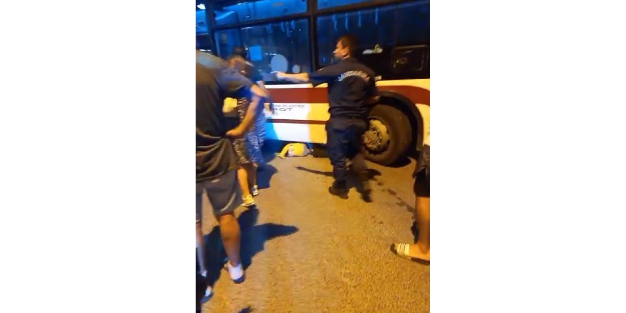 İzmir’de 25 yaşındaki genç otobüsün altında kaldı