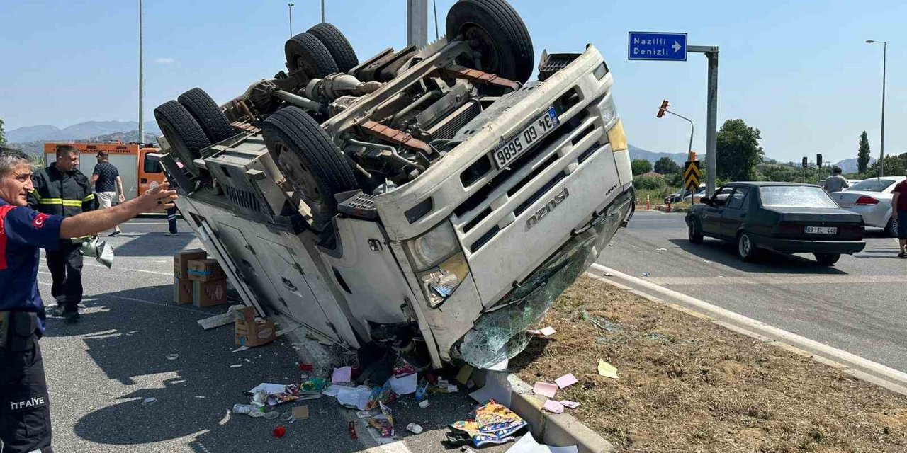 Önündeki araca çarpıp takla attı