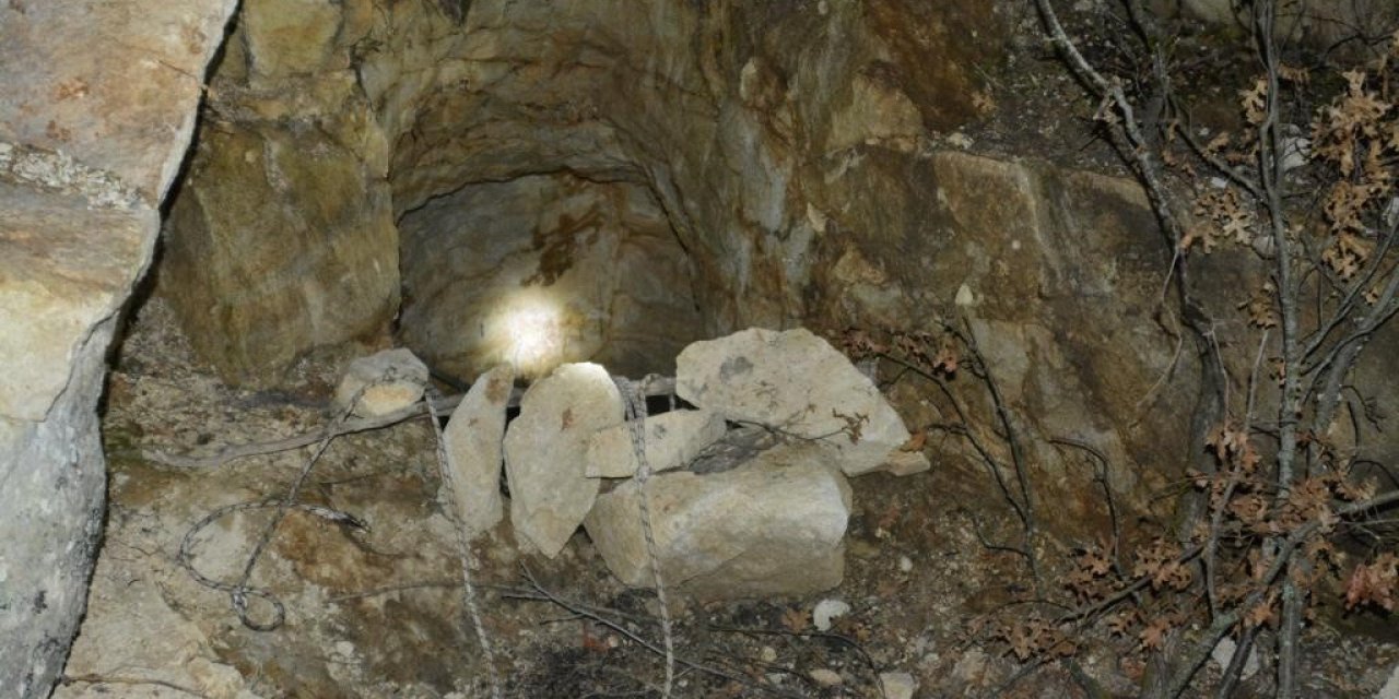 Kaçak kazı yapan 3 şahsa jandarmadan suçüstü