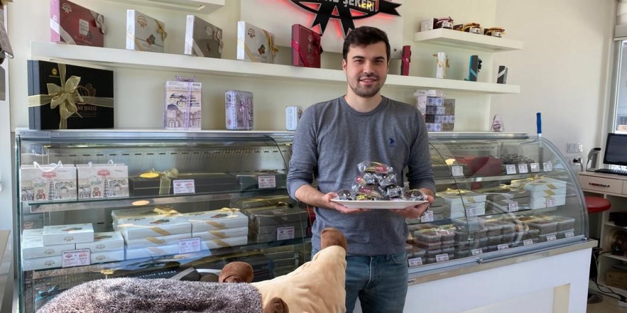 Bayramlık kestane şekerleri vitrinlerde