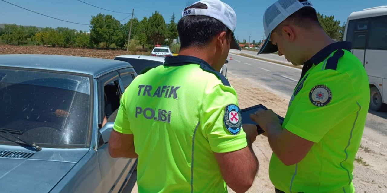 Şuhut’ta polis ve jandarmadan trafik denetimi