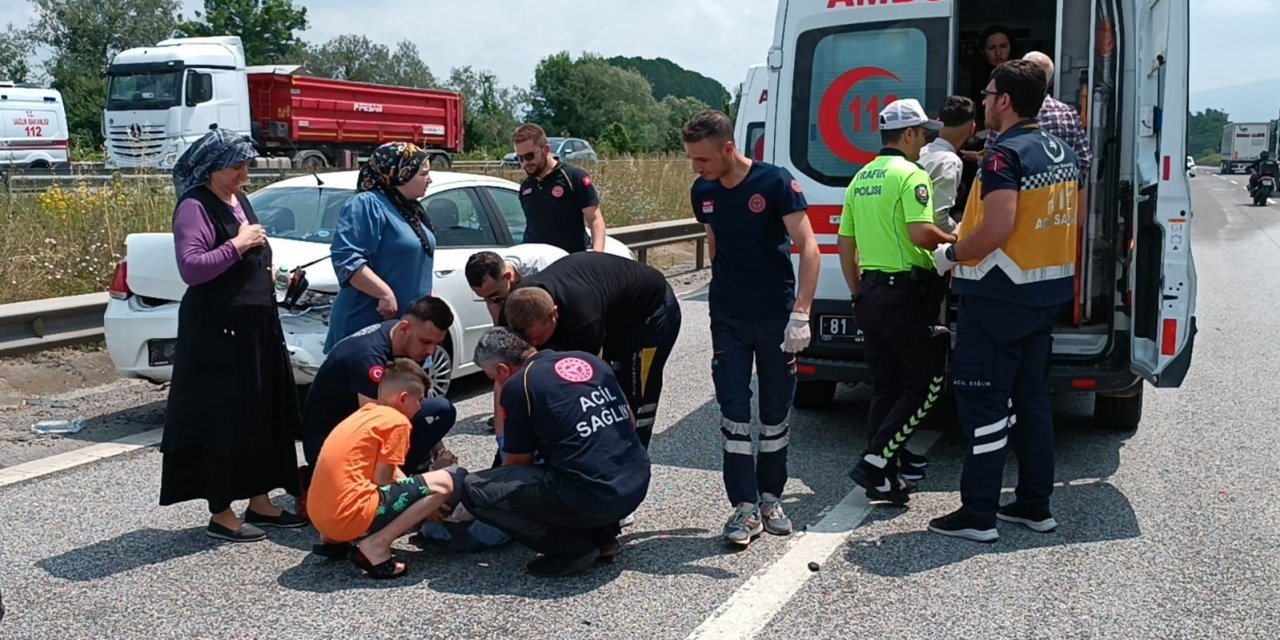 TEM Otoyolu’nda zincirleme kaza: 3 yaralı